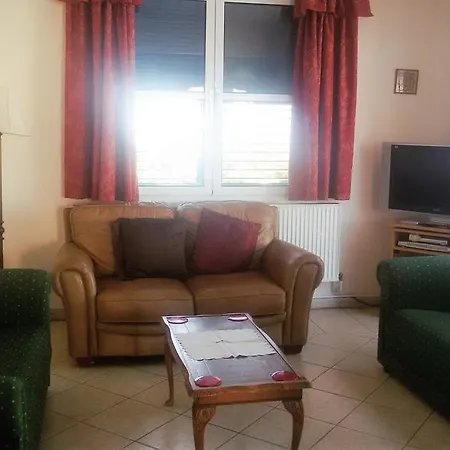 Dyana Villa
